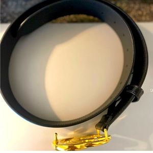 GUCCI Black leather belt *Authentic*